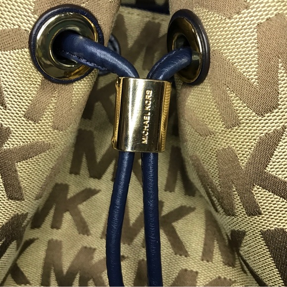 SOLD……..Michael Kors Ludlow Lrg Signature Satchel Bag Drawstring Brown Canvas - Picture 3 of 13